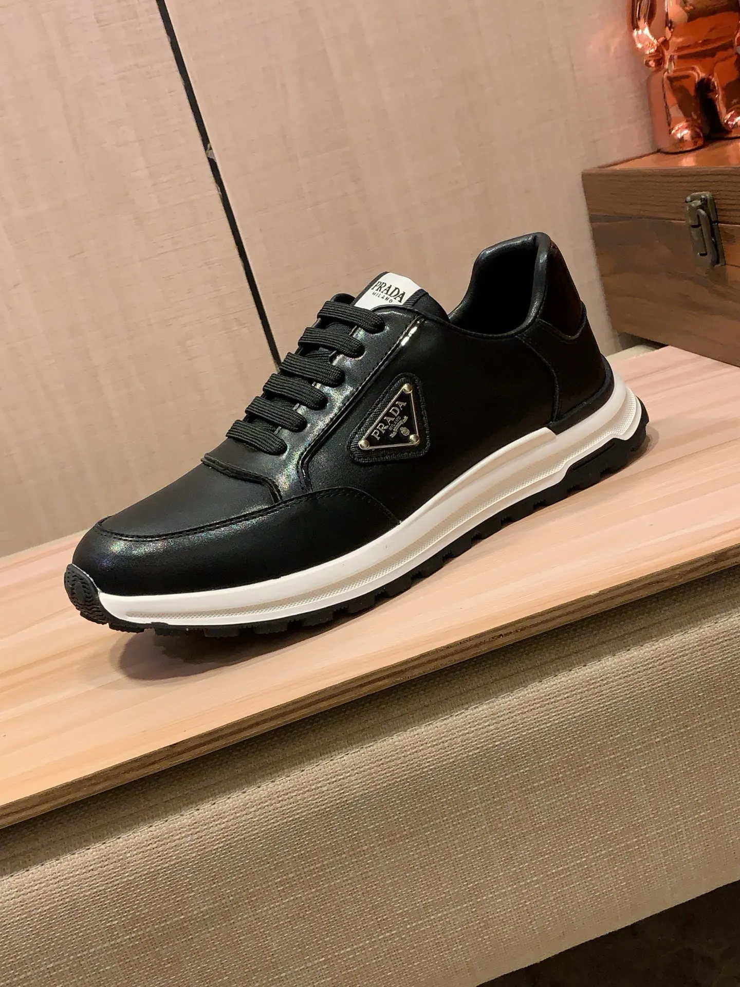 Men's Men's Shoes💰420💰💰🎩🎩[Lightning][Lightning] "PRADA*" The latest and most popular casual shoes, top brand [seduce] luxury~purchase, top~quality. [Strong] The upper is made of imported breathable cowhide with material ➕ breathable sheepskin feet (•) and fine workmanship. The original stylish and stylish soft rubber wear-resistant and non-slip outsole is light and comfortable on the feet. The real thing looks better when photographed. 122: code: 38-44, 2️⃣ colors selected